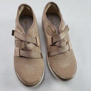 Bzees Offbeat Slip On Sneaker Womens 8.5 Beige Knit Mesh Comfort Casual Shoe